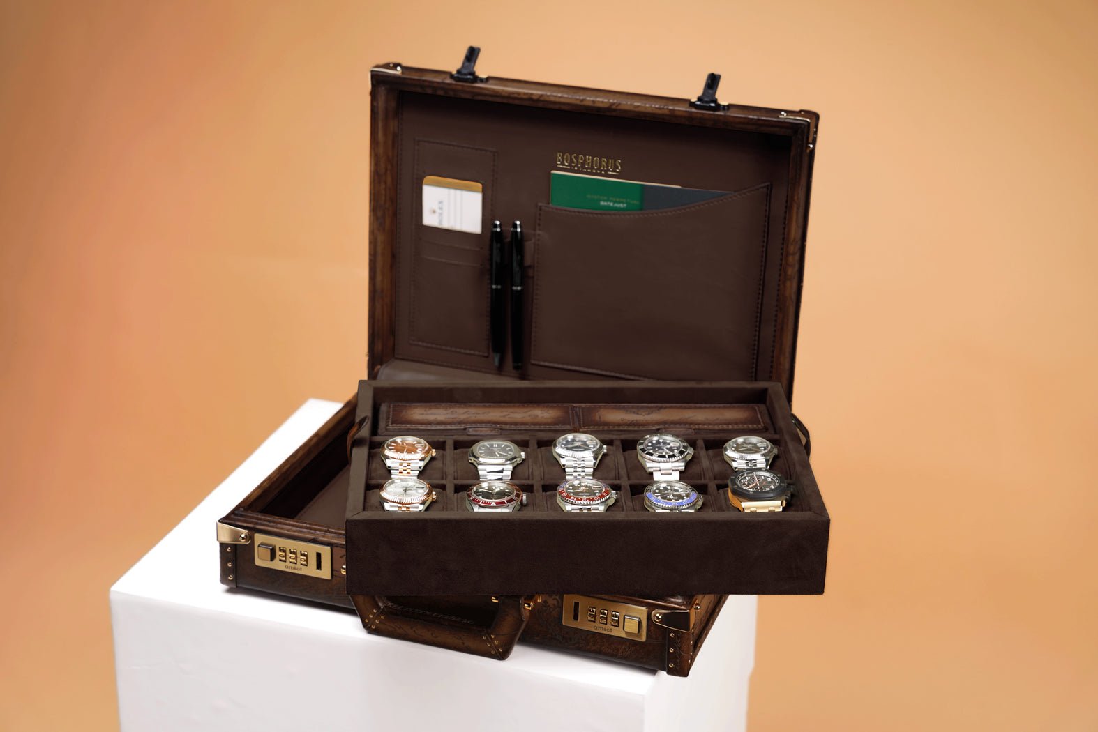Bosphorus LeatherArtos Watch Case - Master Edition Parchment Patina Java Brown