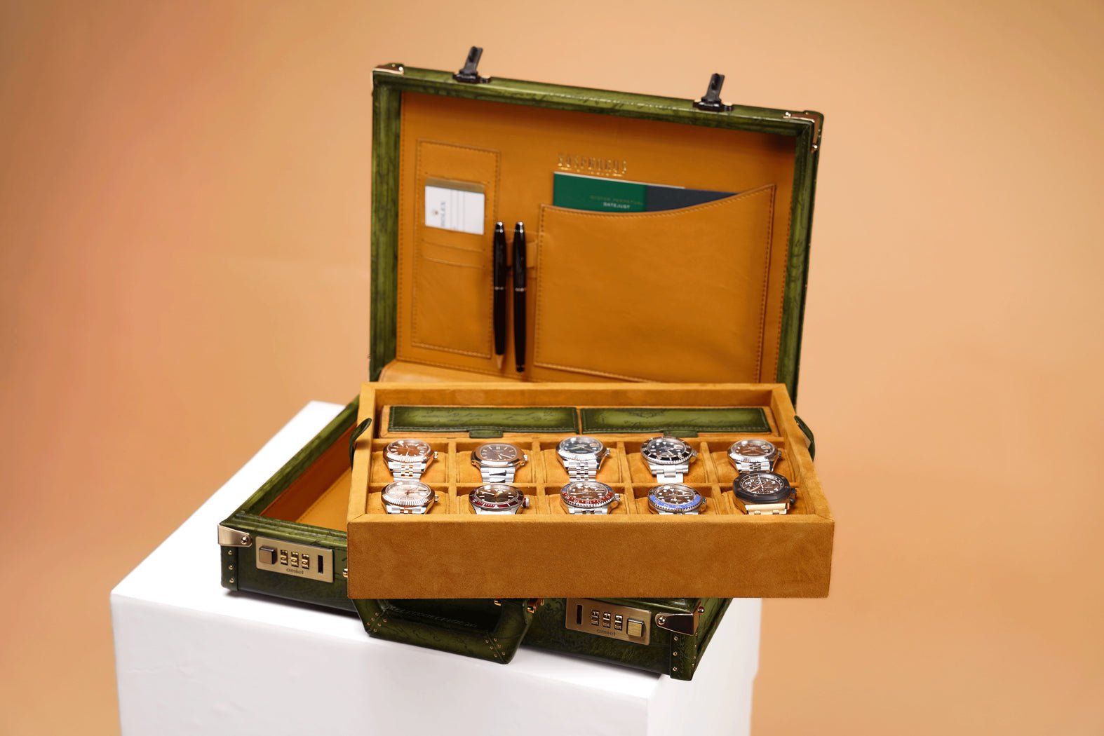 Bosphorus LeatherArtos Watch Case - Master Edition Parchment Patina Olive Green