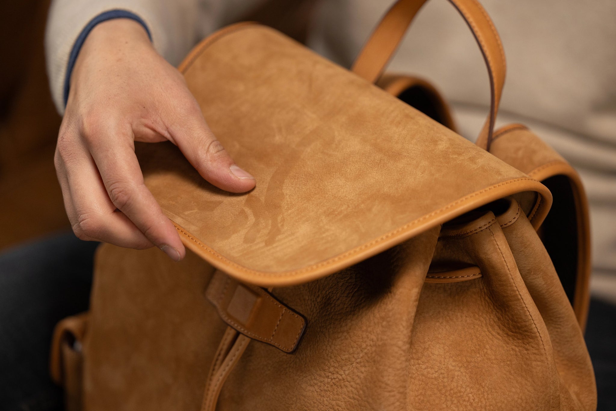 Bosphorus LeatherBackpack - Nubuck Camel 02