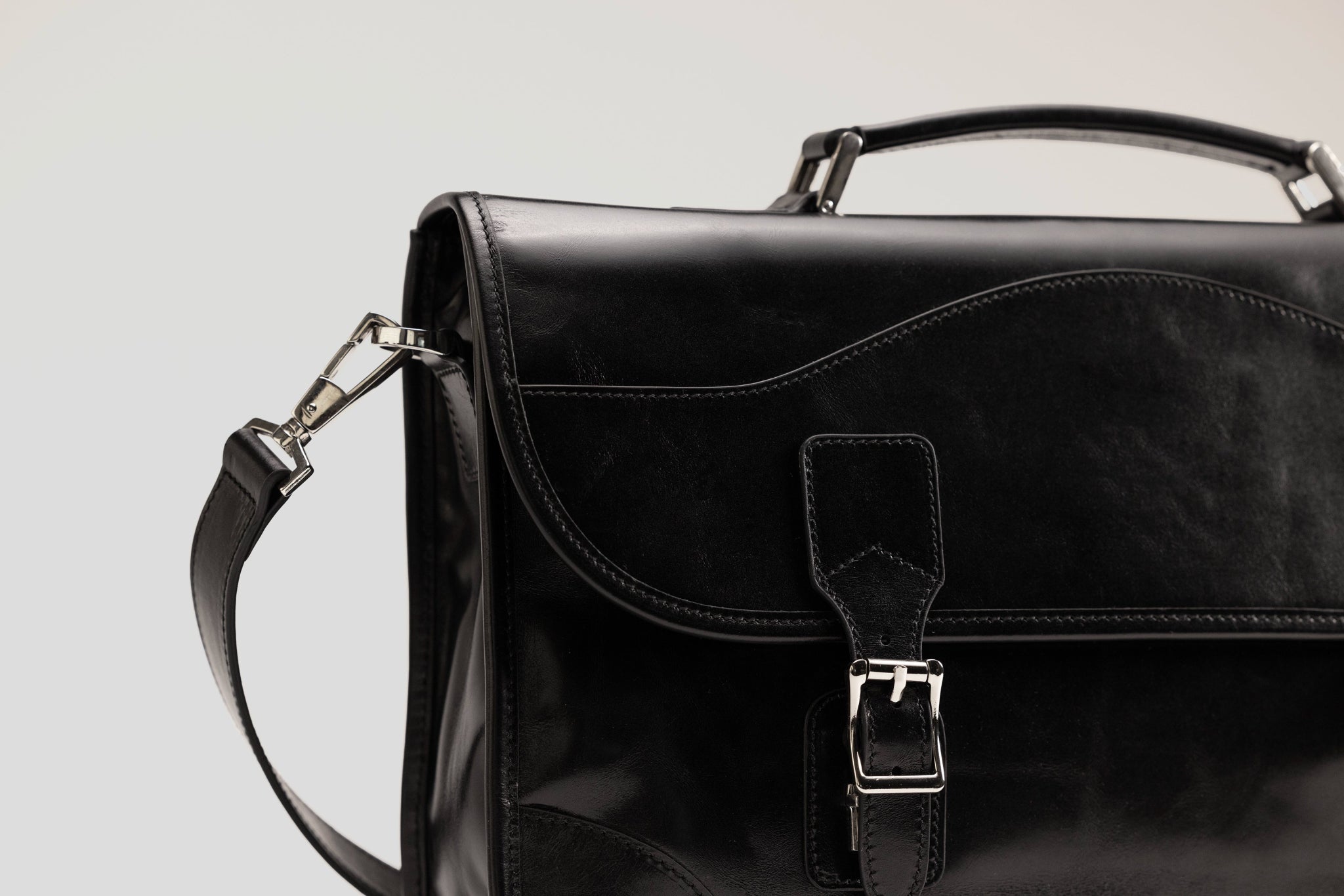 Bosphorus LeatherMessenger Bag - Black