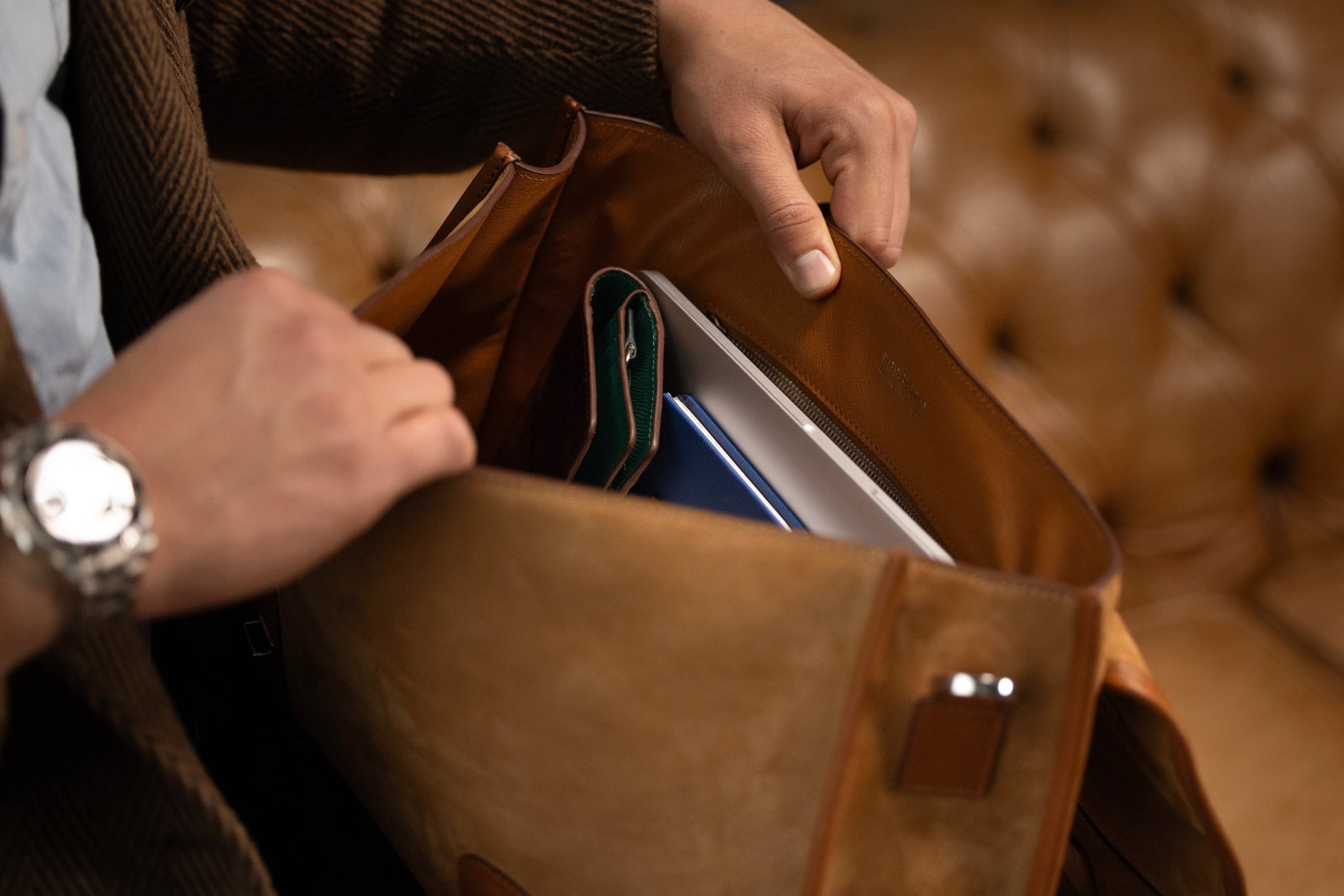 Bosphorus LeatherMessenger Bag - Nubuck Camel