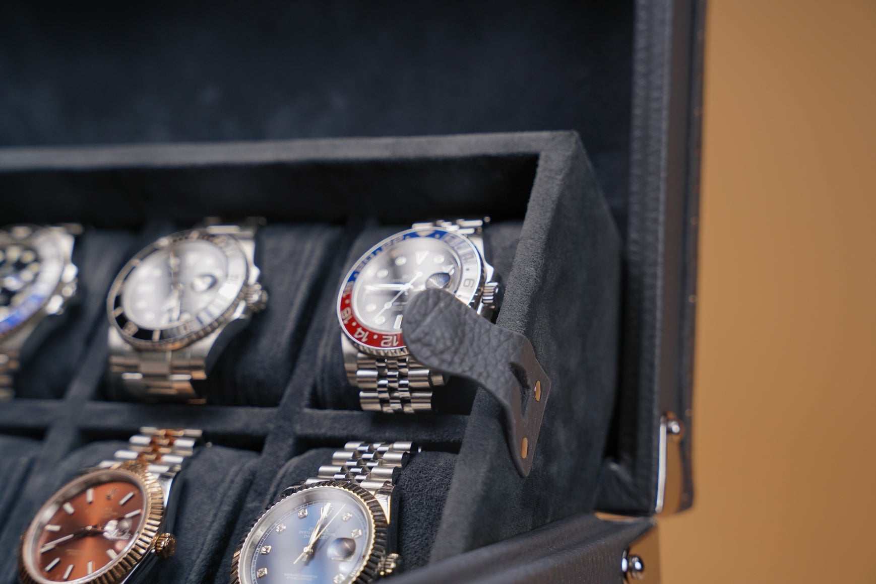 Bosphorus LeatherPetra Watch Case - Togo Dark Grey For 8 Watches