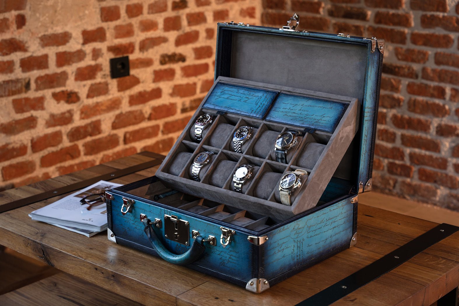 Bosphorus LeatherWatch Trunk - Parchment Patina Sky Blue